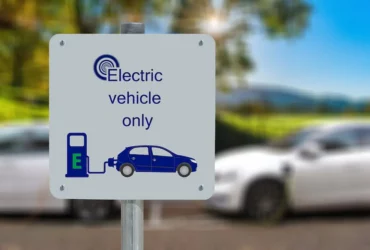 Why You Should Consider Adding Electric Vehicle Charging Stations to Your Business Premises